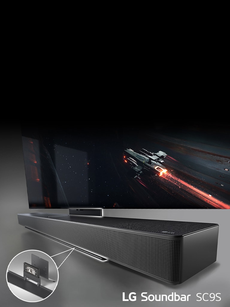 LG OLED C sērijas televizora diagonāls skats un SC9S skaļruņu panelis. Skaļruņu panelī parādīti akcenti, lai izceltu SC9S skaļruņu paneļa WOW stiprinājuma rāmi. Apakšējā kreisajā stūrī palielināti WOW stiprinājuma rāmja attēli.